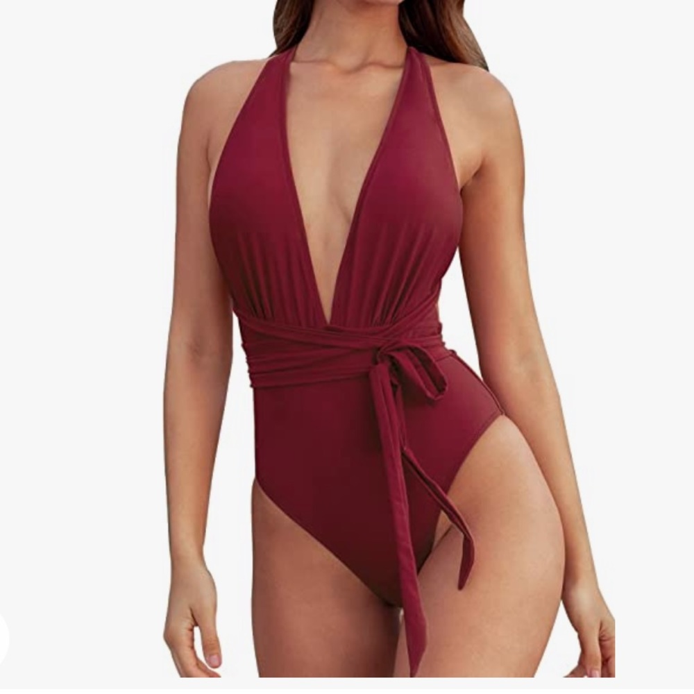 Cupshe NWT New size medium one piece swimsuit
